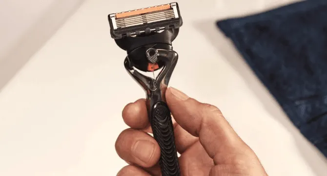 Le teste Gillette Fusion sono dotate di una singola lama integrata nella parte posteriore della testa