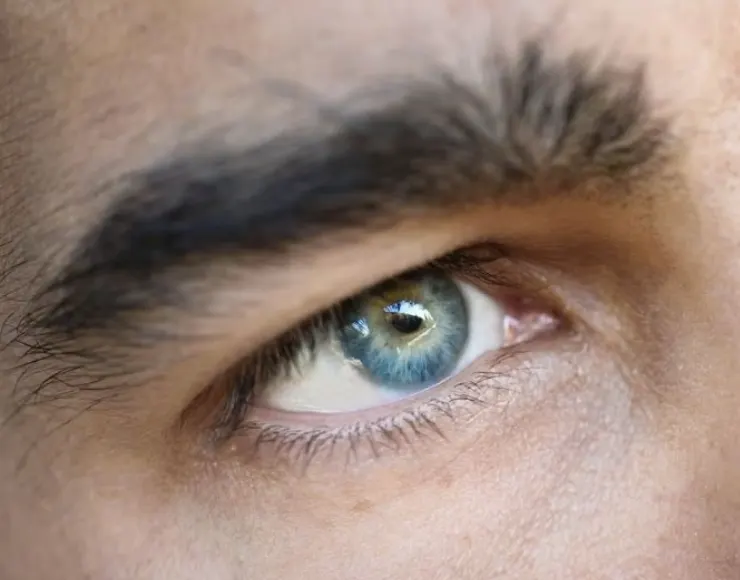Tipps für Männer zum Formen der Augenbrauen