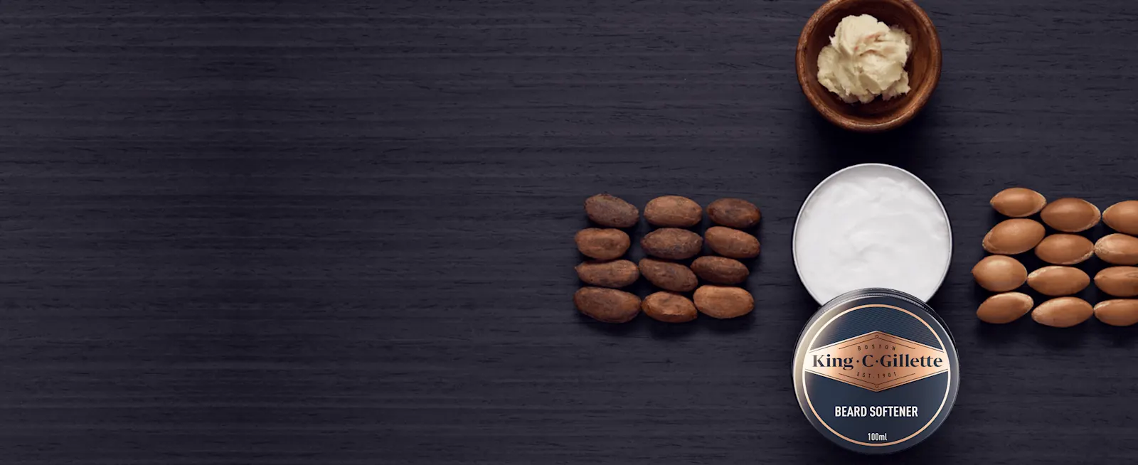formulato con ingredienti come burro di karitè, burro di cacao e olio di argan