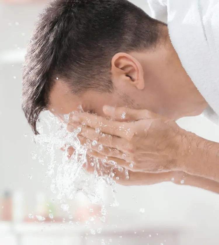 Comment éviter la peau tendue ou sèche après le rasage