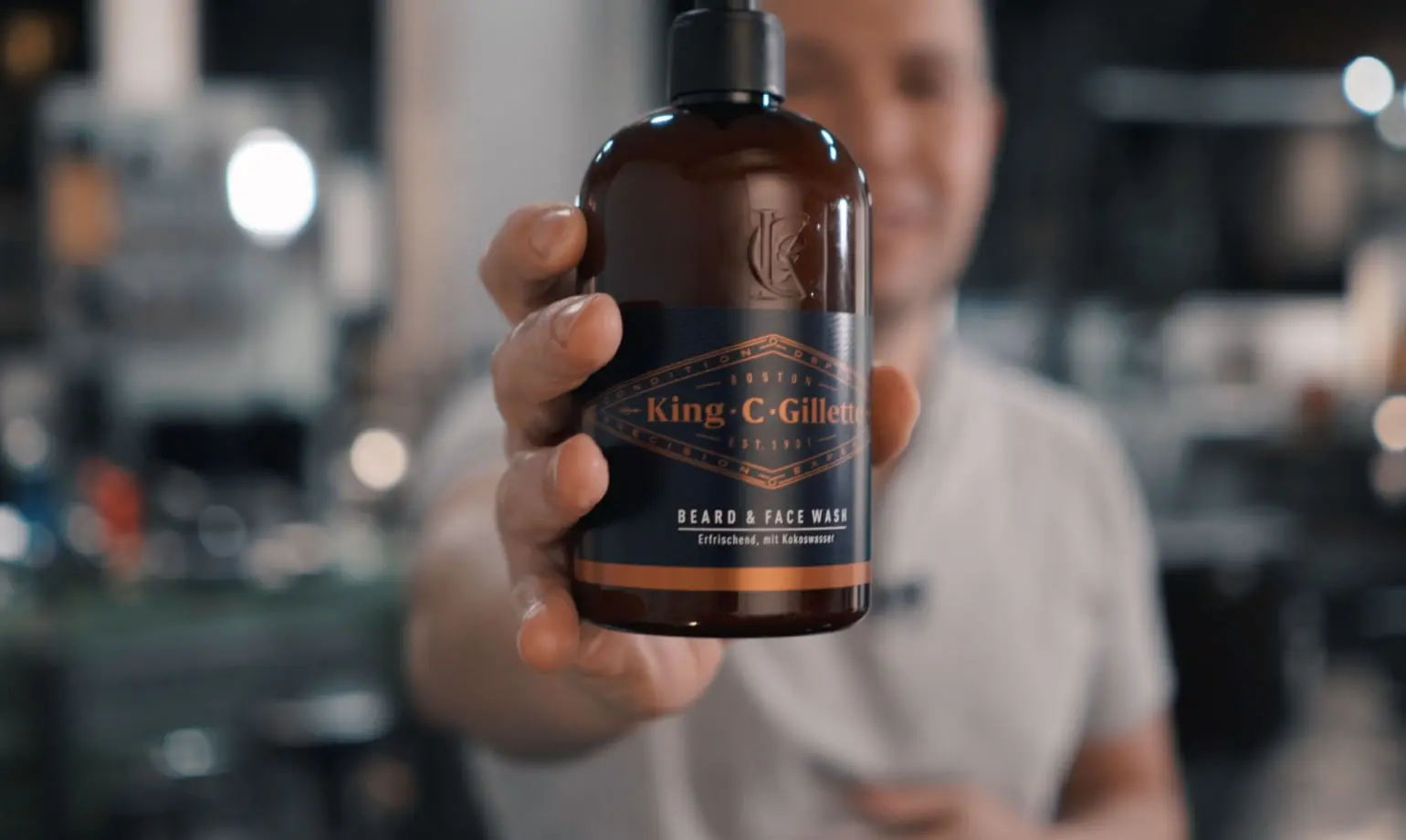 Utilisez King C. Gillette Beard et nettoyant pour le visage
