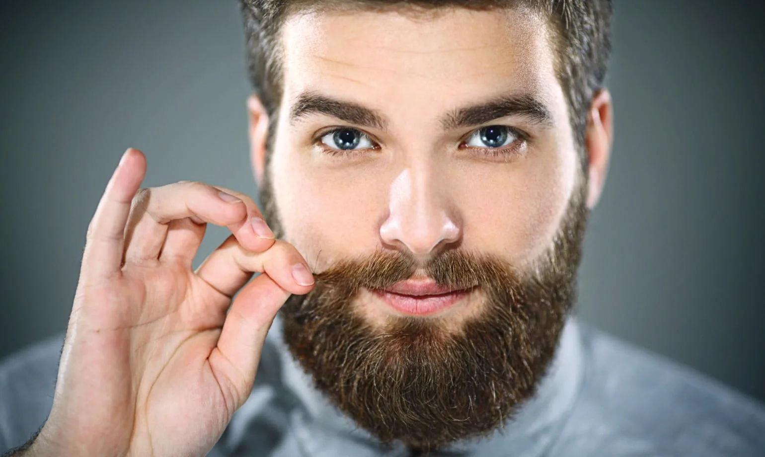 Utilisez le rasoir chauffant GilletteLabs pour l'entretien de la barbe