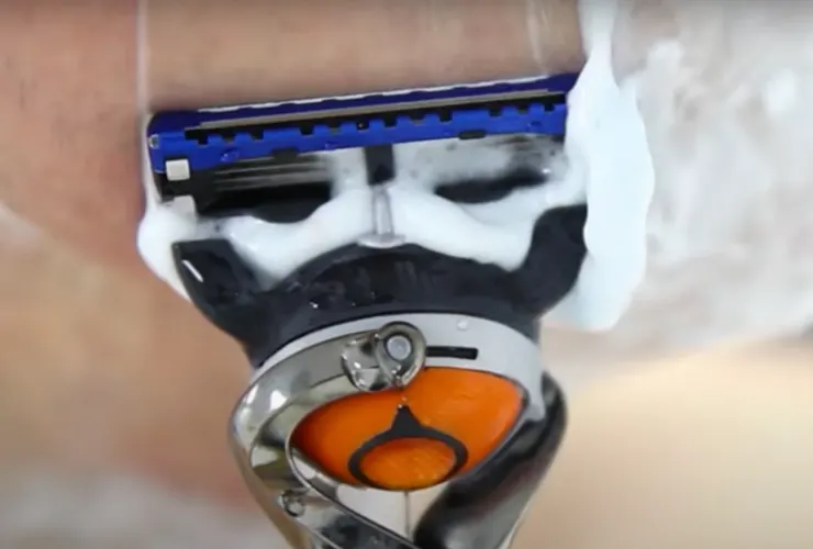 Gillette Flexball - Dimostrazione del rasoio