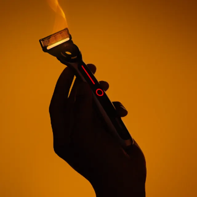 Image 10 Gillette Labs Heated Razor