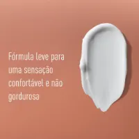 Infundido com vitamina B3, pró-vitamina B5 e um toque de óleo de argan para hidratar