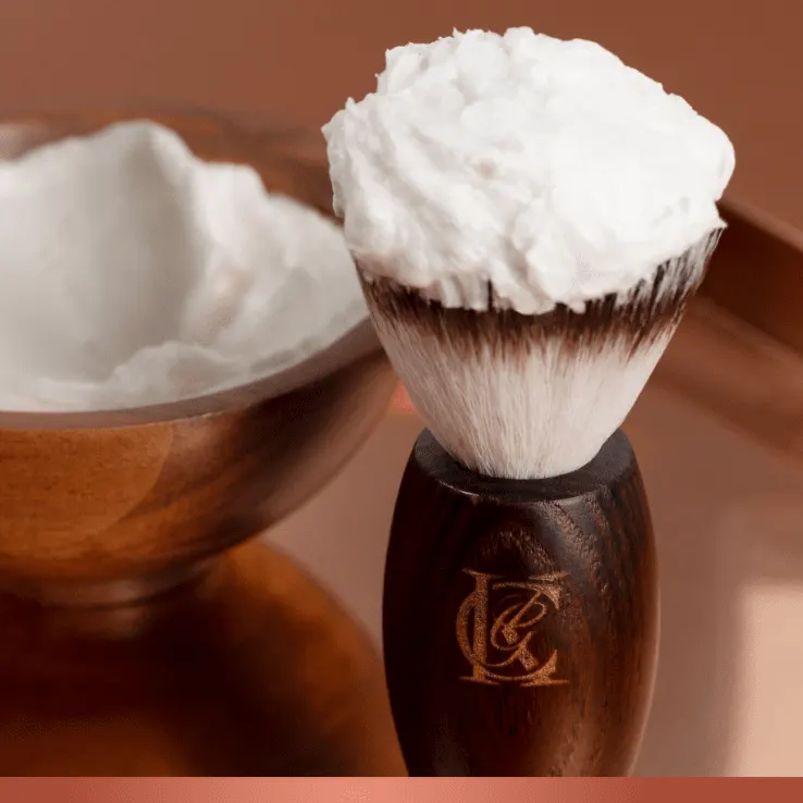 FASE 2: Applicare la crema sul pennello.