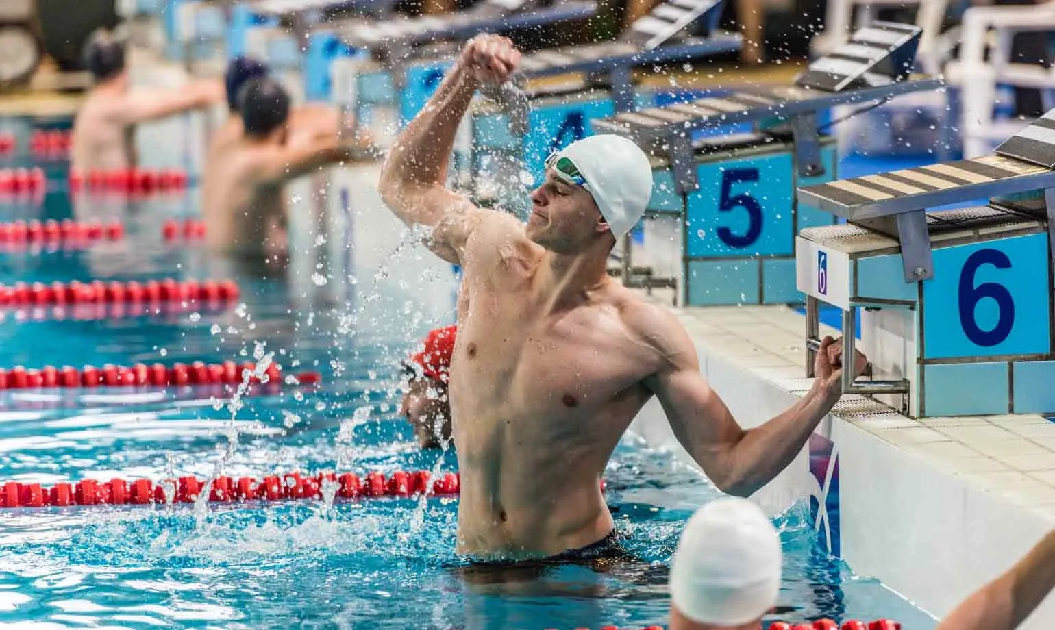 Rasiere deinen Körper vor dem Schwimmen, um schneller voranzukommen