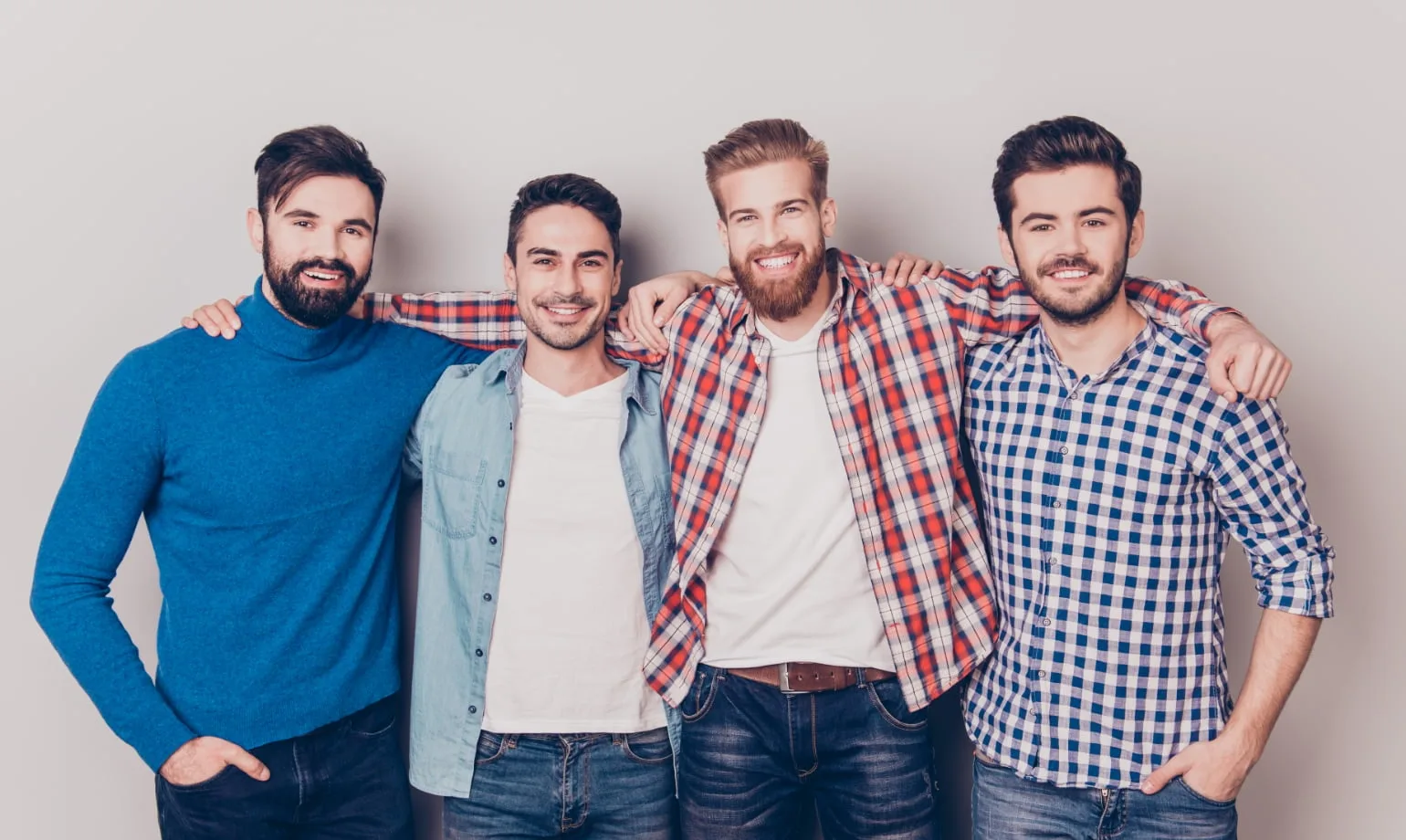 Hommes avec différents styles de barbe