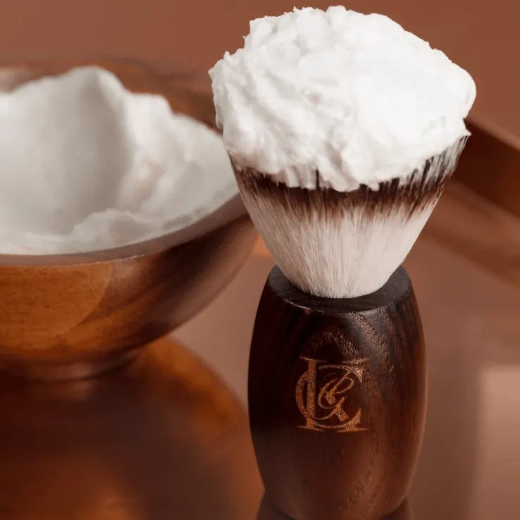 FASE 2: Applicare la crema sul pennello.