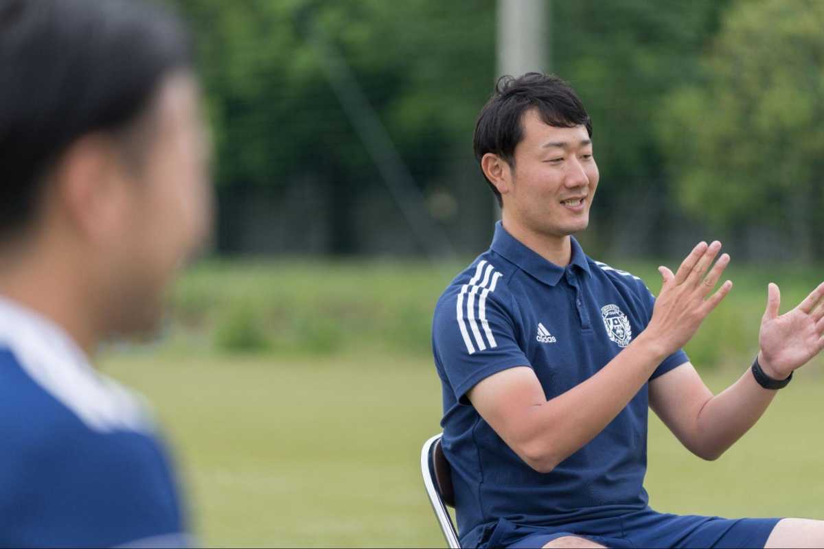 東洋大学体育会サッカー部女子部岡田コーチ