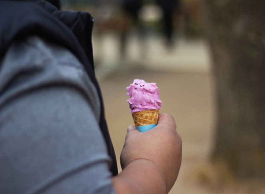 obese man with diabetes holding ice cream - poor food choices can lead to type 2 diabetes