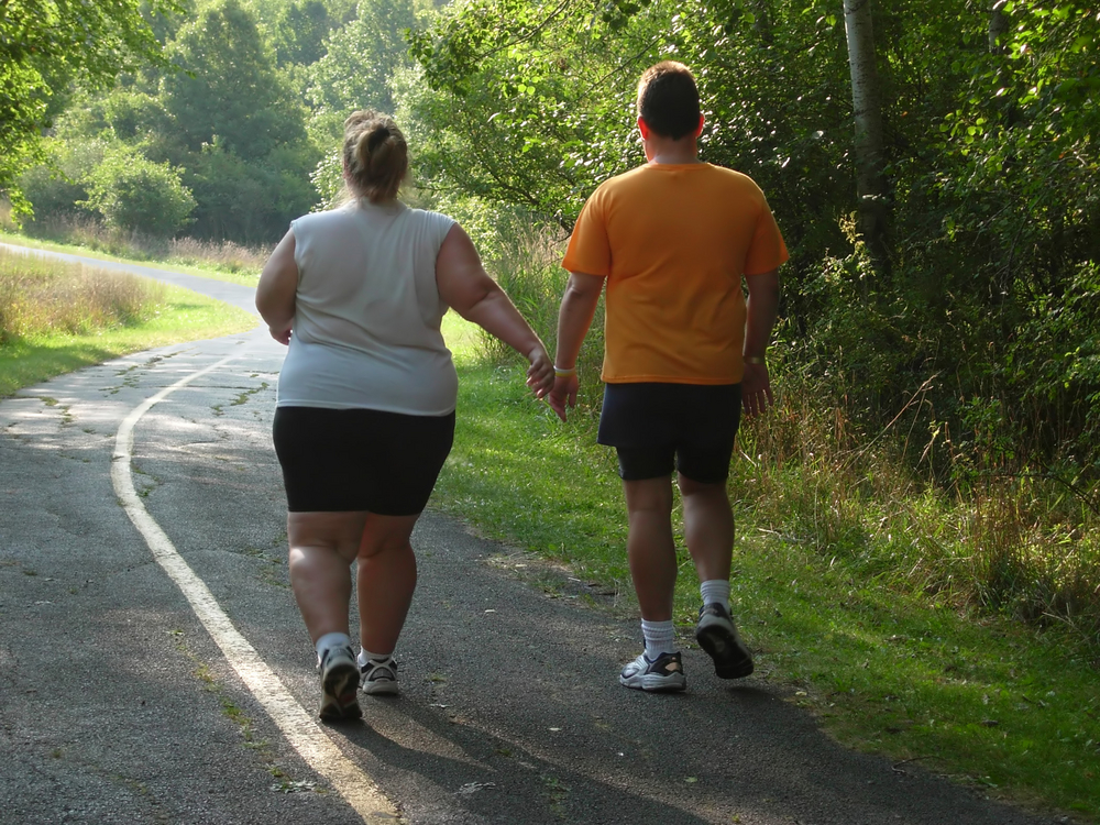 overweight obese people walking to prevent type 2 diabetes