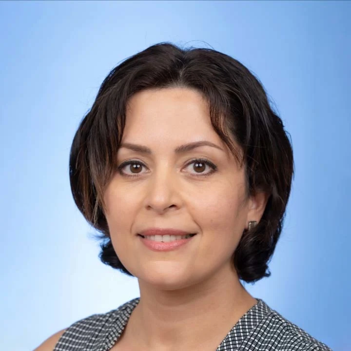 Portrait of Dr. Nasim Taheri