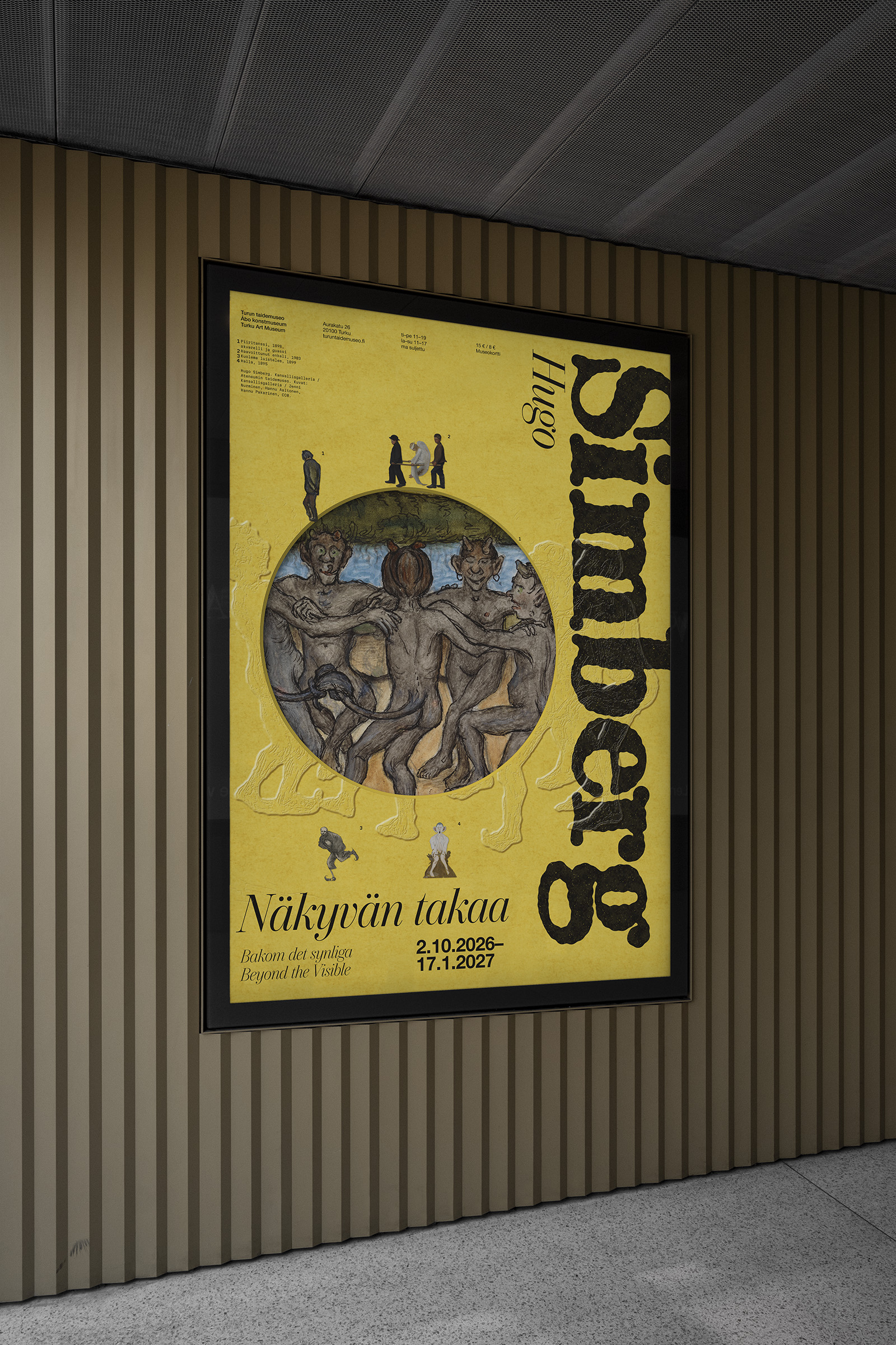 Keltainen juliste on mustassa kehyksessä rimaseinällä. Pyöreästä ikkunasta näkyy Piiritanssi, ja nimi Simberg kulkee oikeaa reunaa pitkin levinneenä mustana musteena.