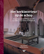 Het kerkinterieur op de schop