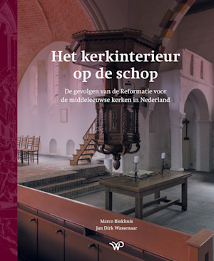 Het kerkinterieur op de schop