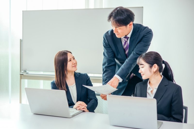 同僚へのお悔やみの言葉は?ライン(LINE)で伝える場合の文例も紹介