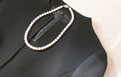 お別れ会(偲ぶ会)は平服?喪服?服装マナーについて解説