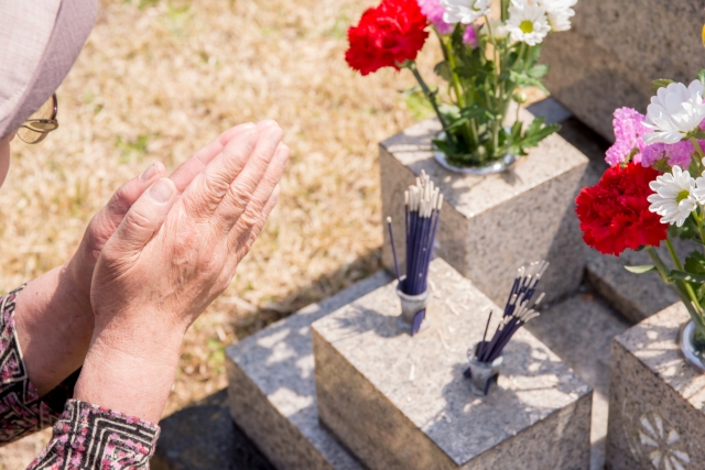 友人の命日に何をする ご遺族に迷惑をかけずに偲ぶ方法をご紹介 葬想式のコラム