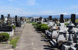 【放置はNG!】墓じまいしないとどうなる? 墓地別のリスクと対策