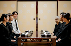 通夜ぶるまいの基本を解説!喪主と参列者必読のルールと注意点