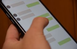 LINE(ライン)で訃報の連絡がきた時の返信例文・お悔やみの言葉は?