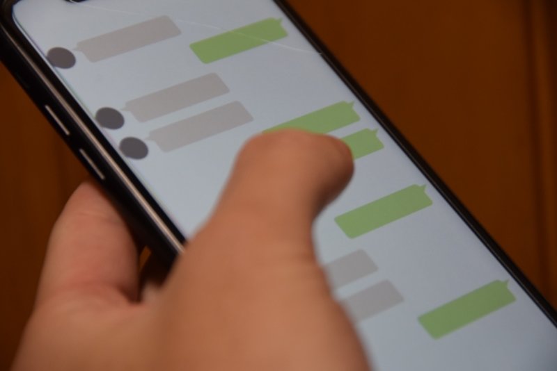 LINE(ライン)で訃報の連絡がきた時の返信例文・お悔やみの言葉は?