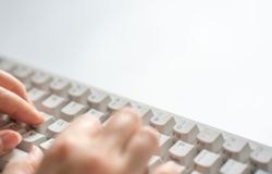 心のこもった弔電(お悔やみ電報)の文例をご紹介