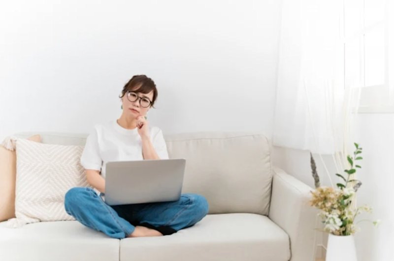 身内が亡くなった人にかけるお悔やみの言葉は?メールやLINEの例文をご紹介