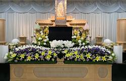 故人を偲ぶって?その意味と具体的に何をするかについて解説