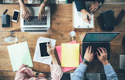 【文例付き】家族葬を会社へ連絡するポイント!連絡を受けた会社側の対応も解説