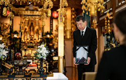 喪主と施主は誰がする?葬儀の当事者と責任者の違いを理解しよう