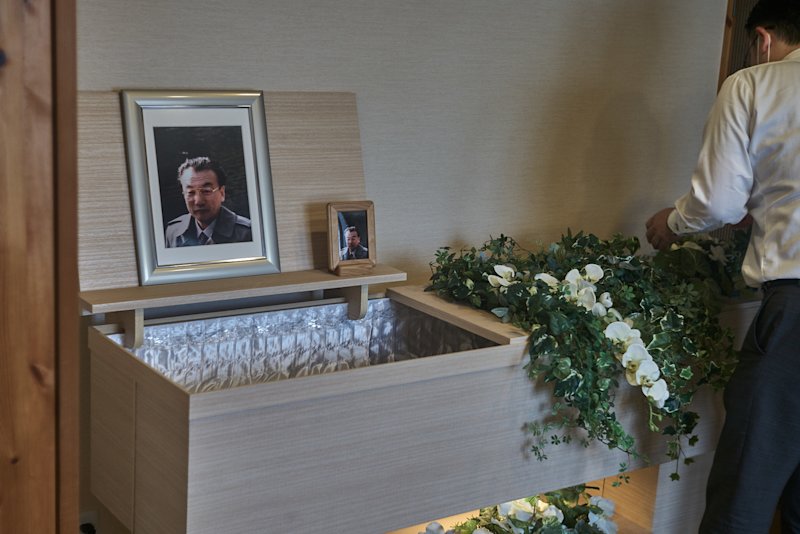 自宅葬、邸宅葬、家族葬の違いは?アットホームな葬儀をご紹介。