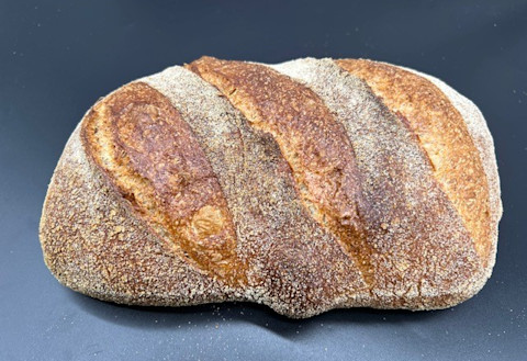 Fuldkorns Surdejsbrød med 3 Aks billede 1