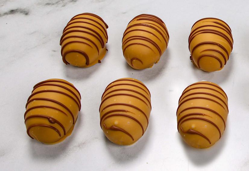 Påskeæg med creamfyldning overtrækket med gold karamel chokolade