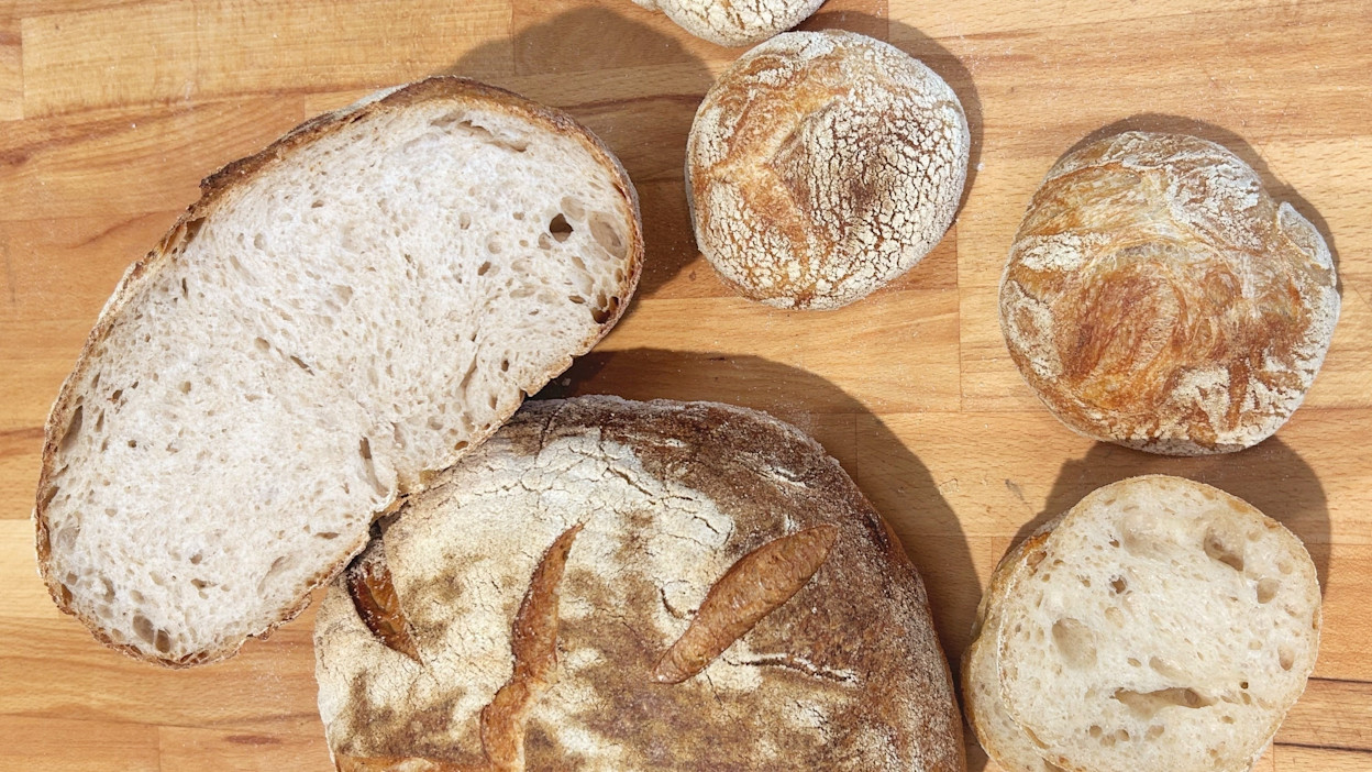 Brød og stykker øko basis hvedesur til website