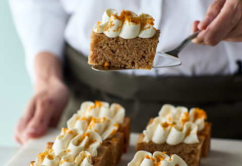 Øko kageblanding - krydderkage servering