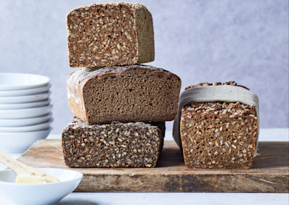 Bag godt rugbrød med helblanding