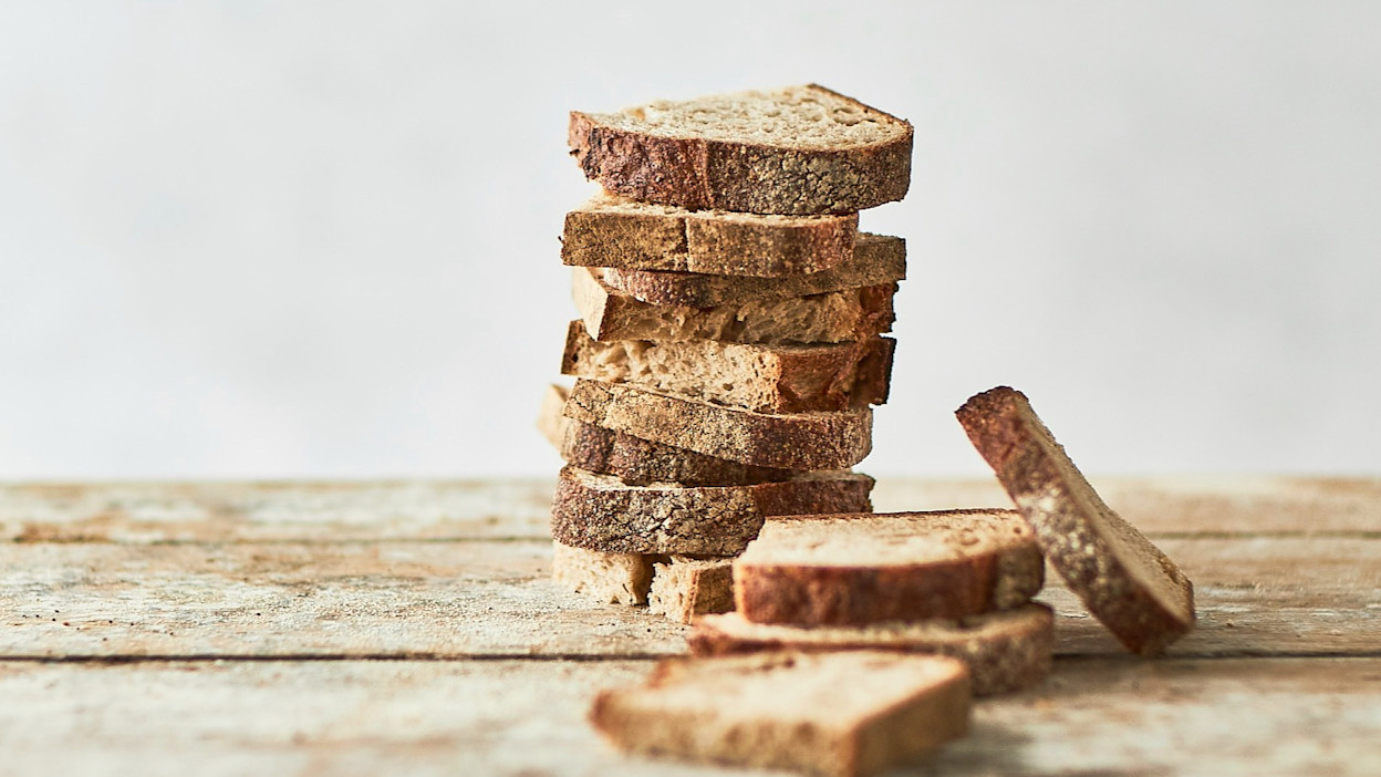 Øko surdejsbrød med fuldkorn