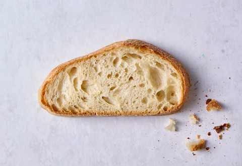 koldhævede brød og baguette 100-0 2