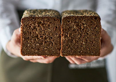 Gulerodsbrød krumme Baasis rugbrød mørk 3