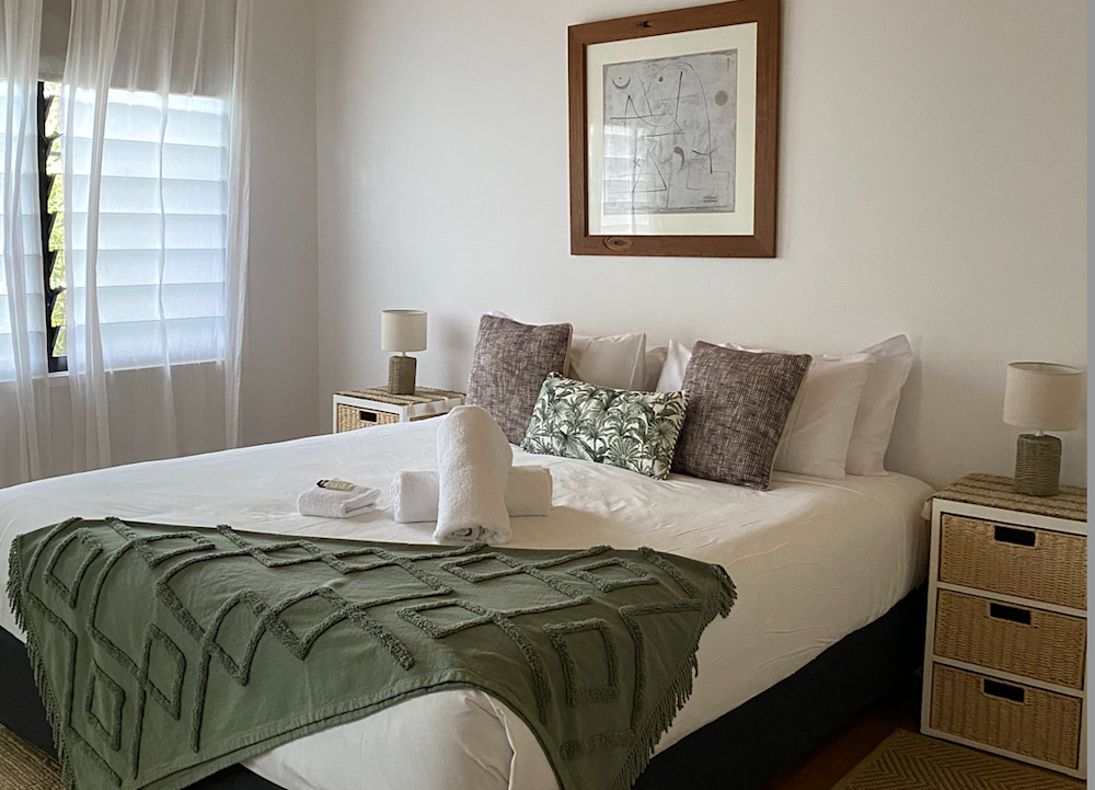 I am staying at Tallow Beach Houses in Suffolk Park, I have been coming here for 15+ years. It's divine, affordable and set in a nature sanctuary. I love that it is so quiet at night here.
