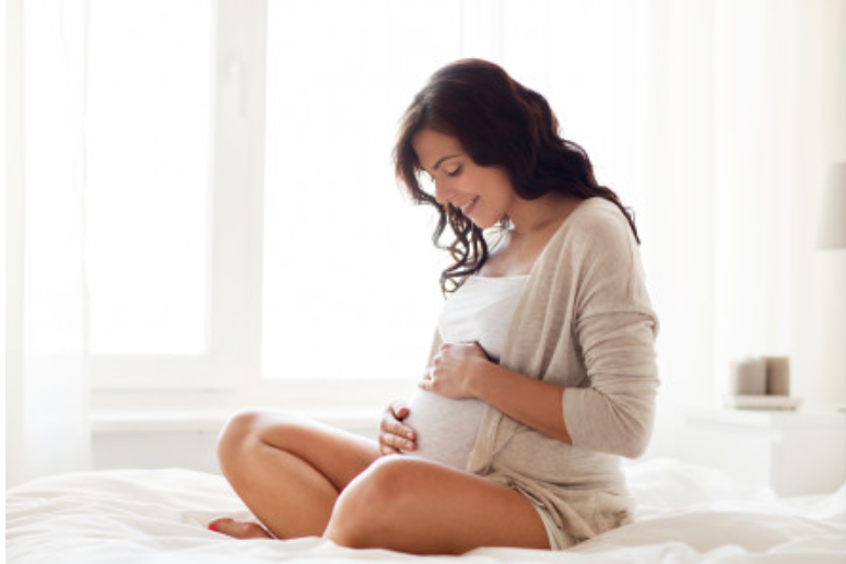 Pregnancy: Should you go public or private?