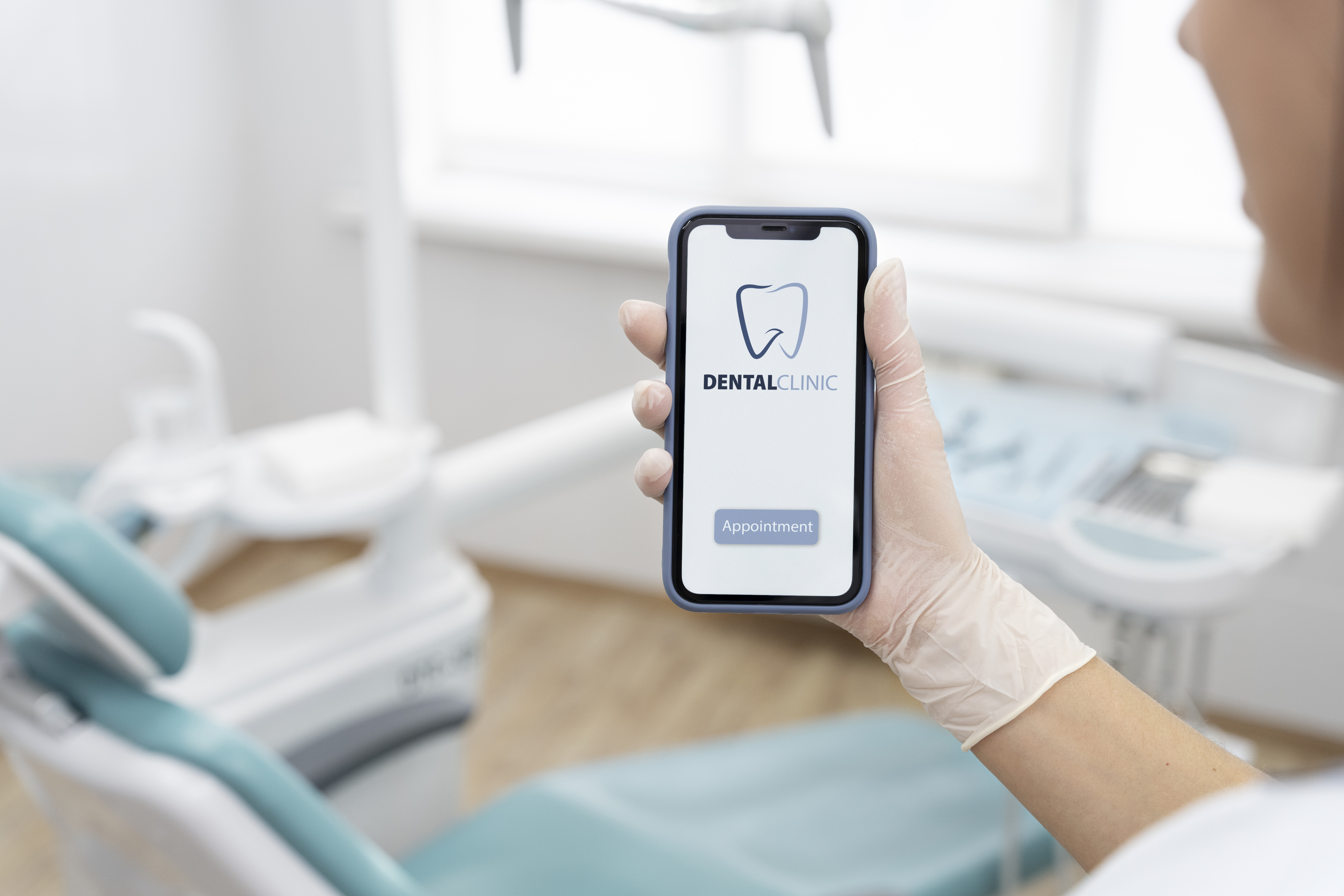 close-up-smartphone-with-dental-app