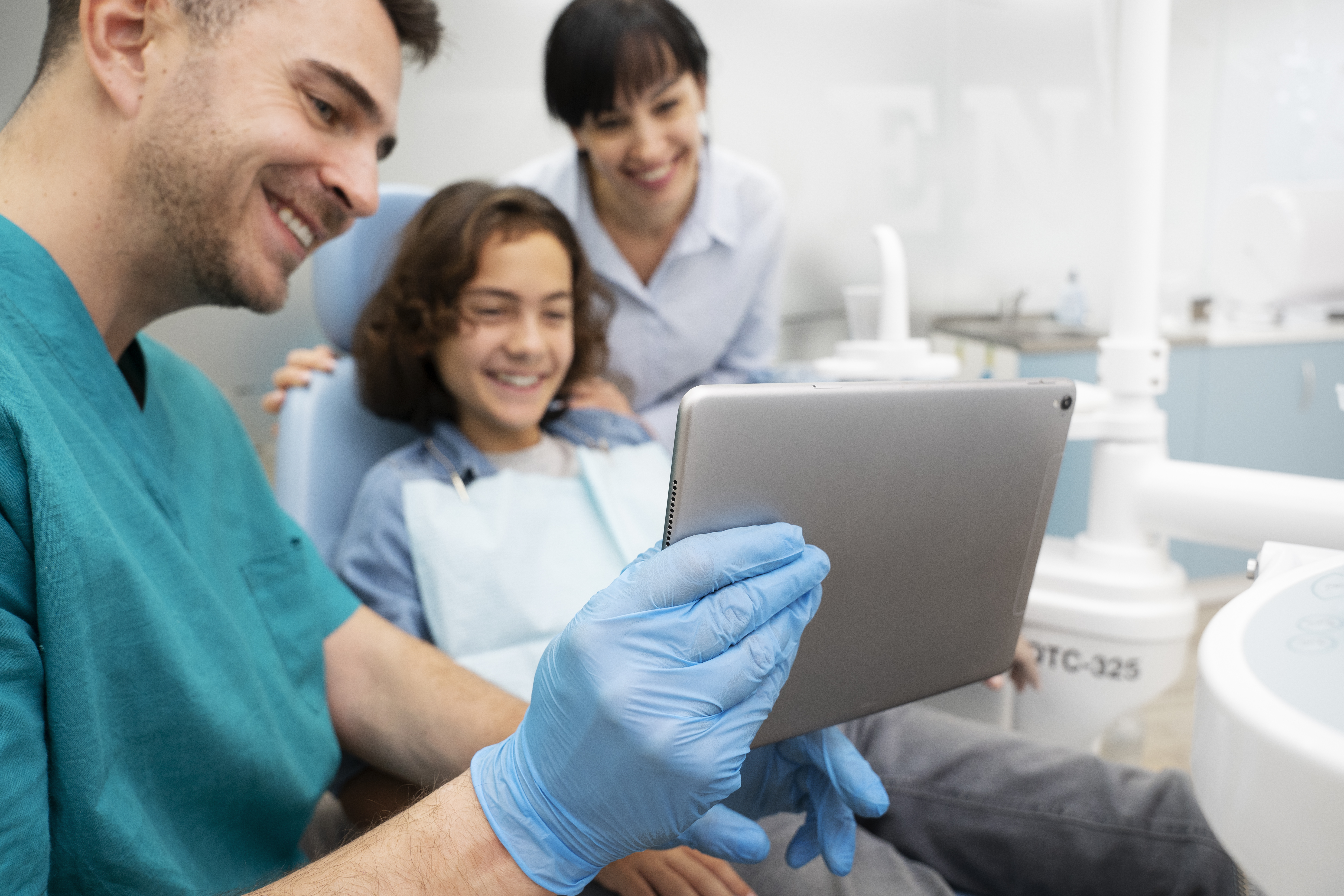 close-up-boy-dentist