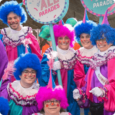 clowns thumb holiday