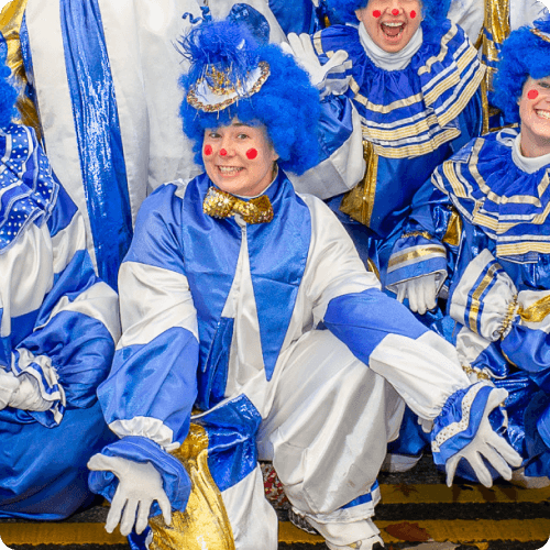 clowns thumb wintertime