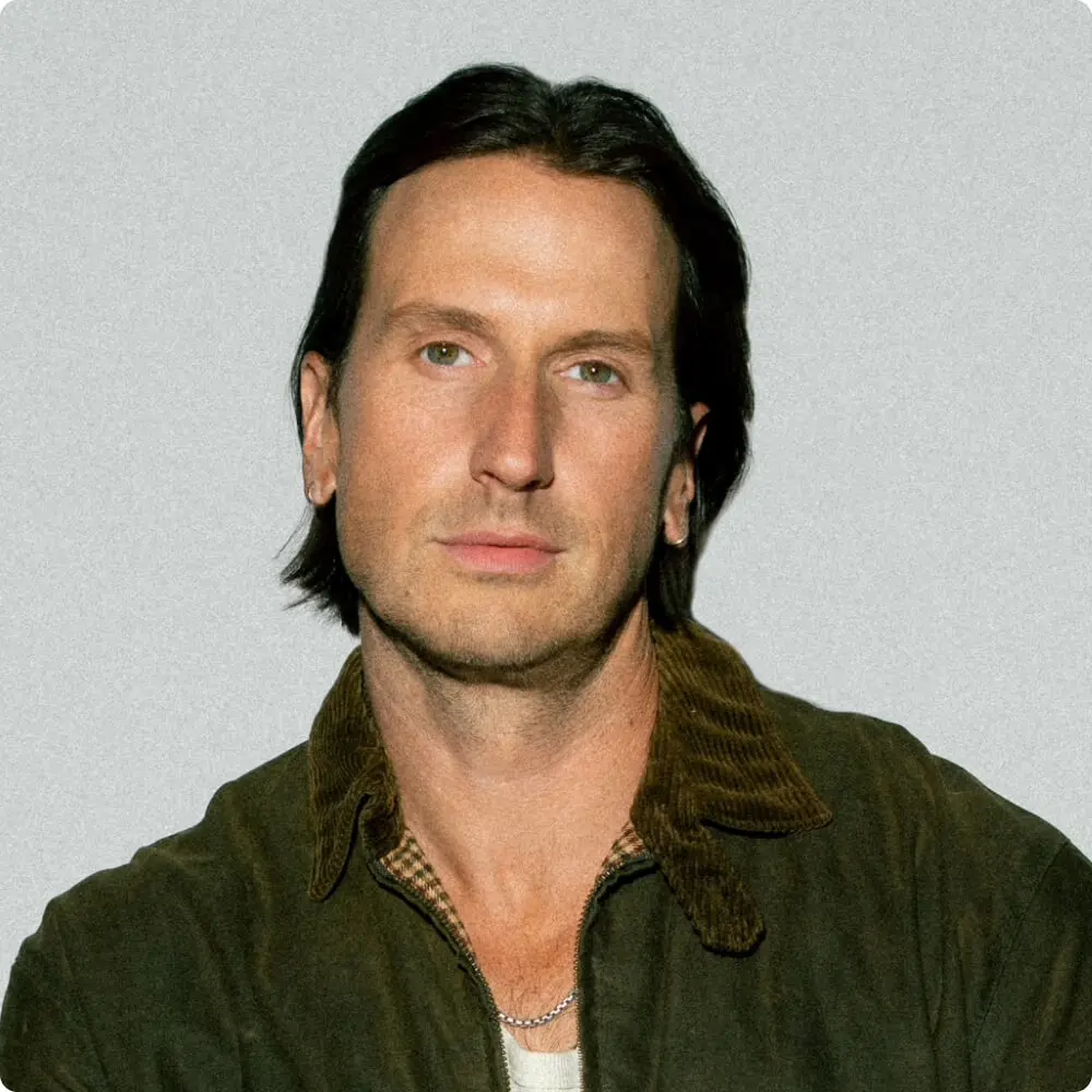 performer thumb russell dickerson