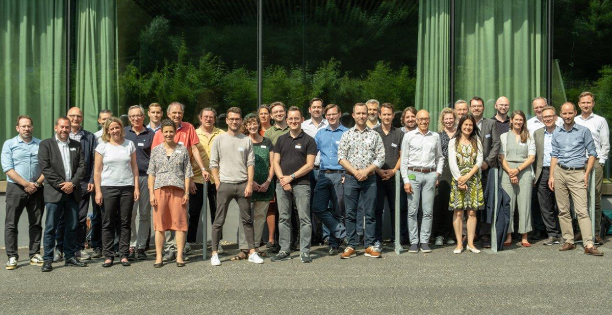 Photo des participants à un atelier sur la mobilité électrique