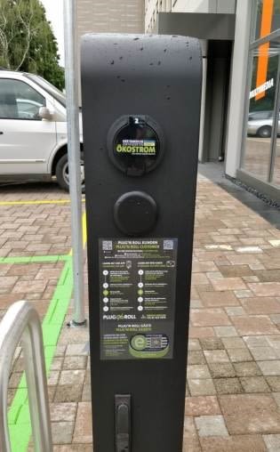 Vue-Ladestation an das Elektroauto mit Ökostrom geladen werden kann.